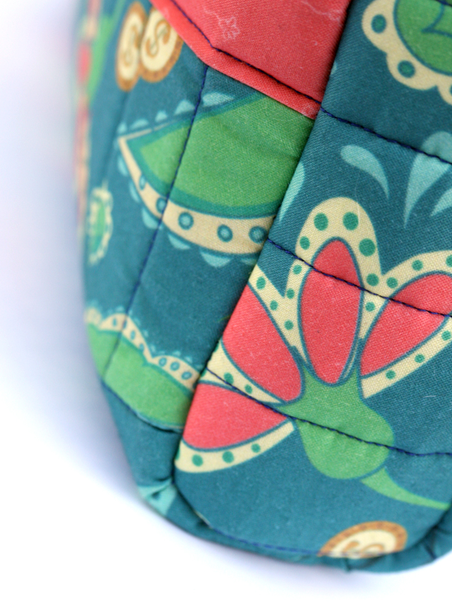 close up photos of the Ditty bag 