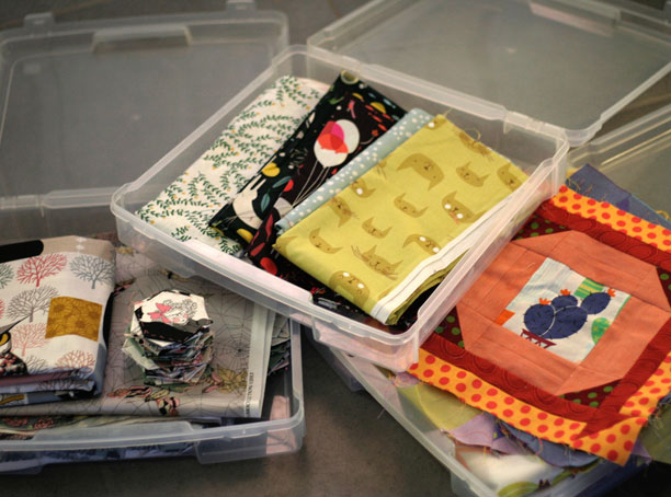 Organizing your quilt fabric - keep your projects together in project bins